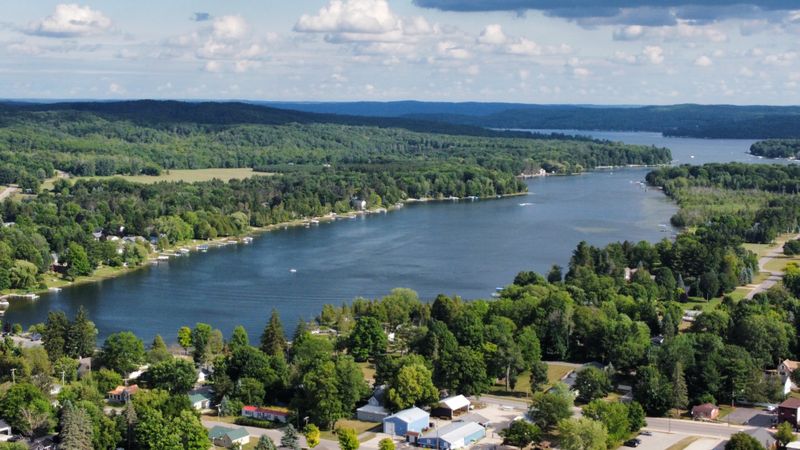 Seasonal Activities: Enjoying Central Lake Year-Round