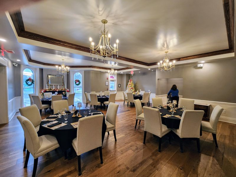 The White Inn Restaurant Dining Room – Fredonia