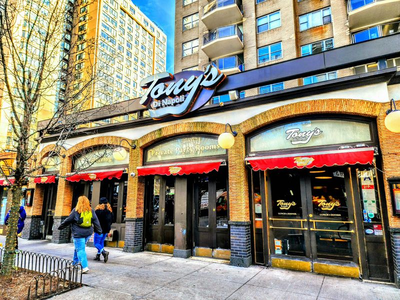Tony's Di Napoli – Upper East Side