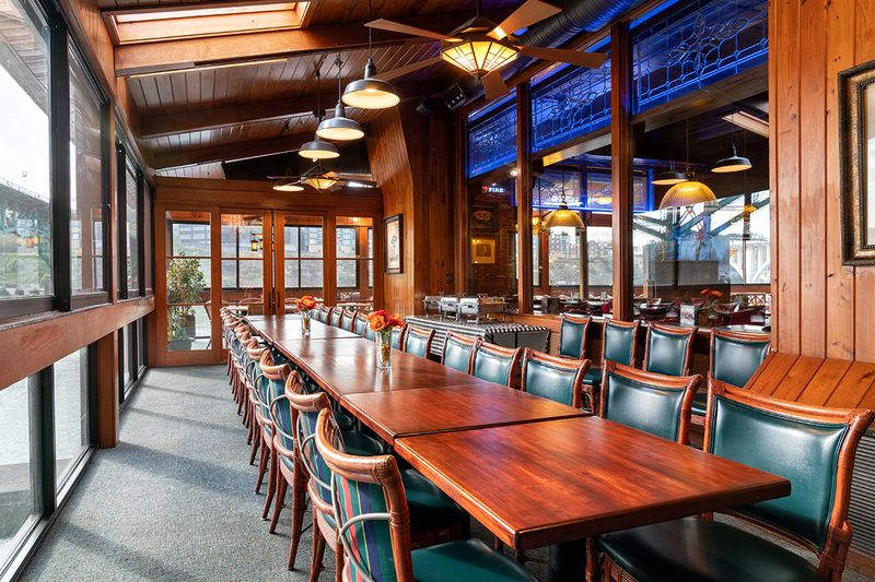 Calhoun's On The River