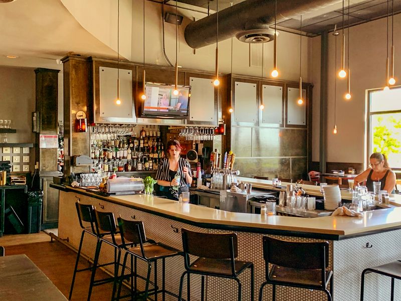 Darfons Restaurant + Bar