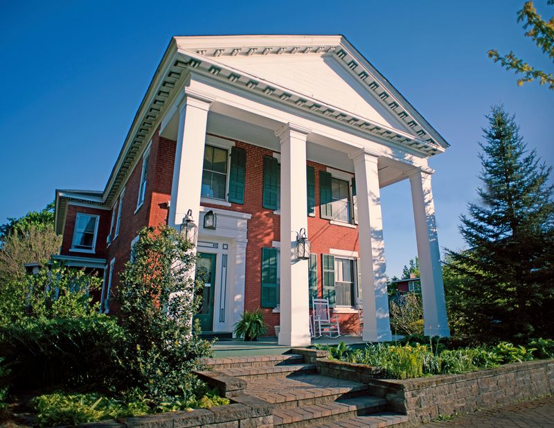 Unforgettable Sunset Views Over Lake Erie