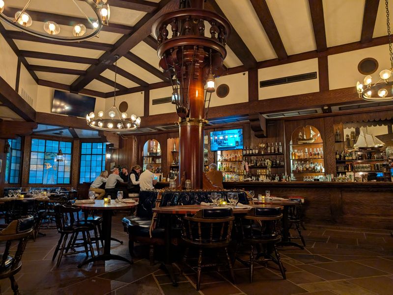 Live Piano Nights Turn Dinner Into An Event