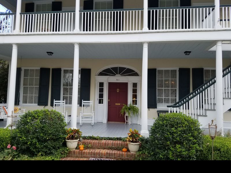 A Downtown Where Afternoons Still Matter