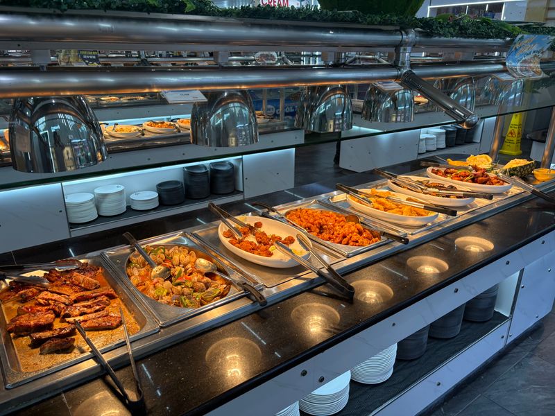 Umi Sushi & Seafood Buffet — Sheepshead Bay’s Ocean-Size Selection