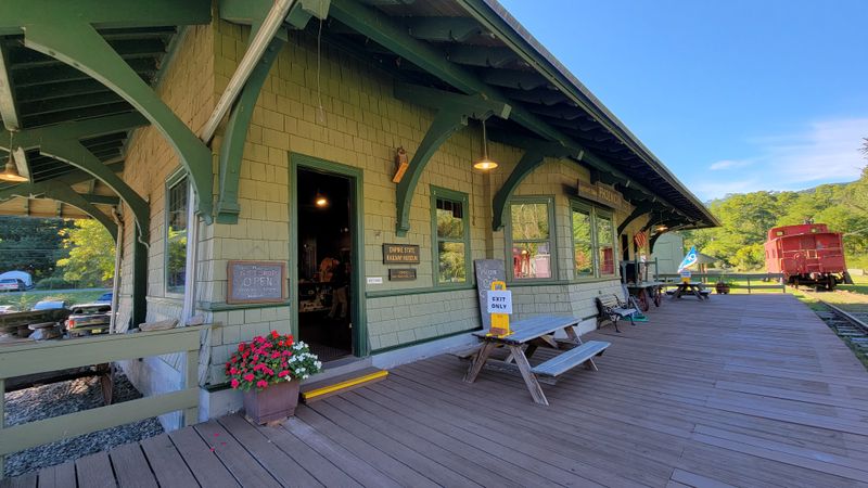 Rooms That Belong To Their Setting