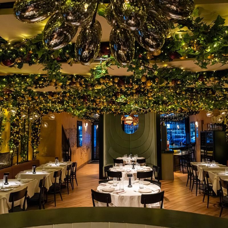 The Dining Room’s Measured Warmth