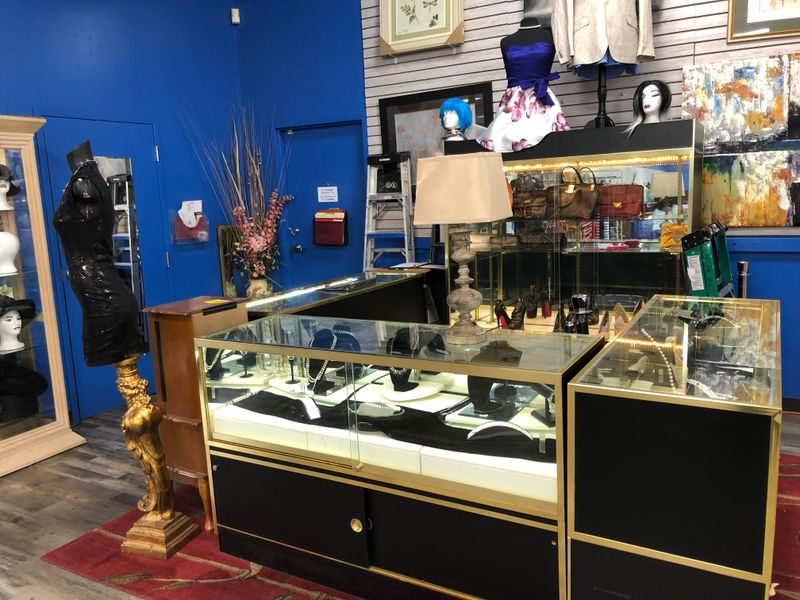 Jewelry Cases That Reward A Careful Eye