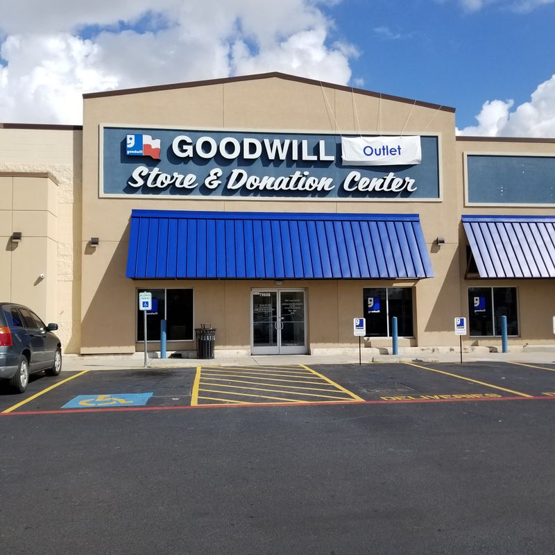 Goodwill Thrift Store & Donation Center – Long Point (Houston)