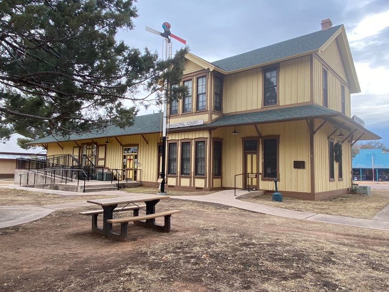 A Quiet Desert Town Far From Arizona's Major Freeways