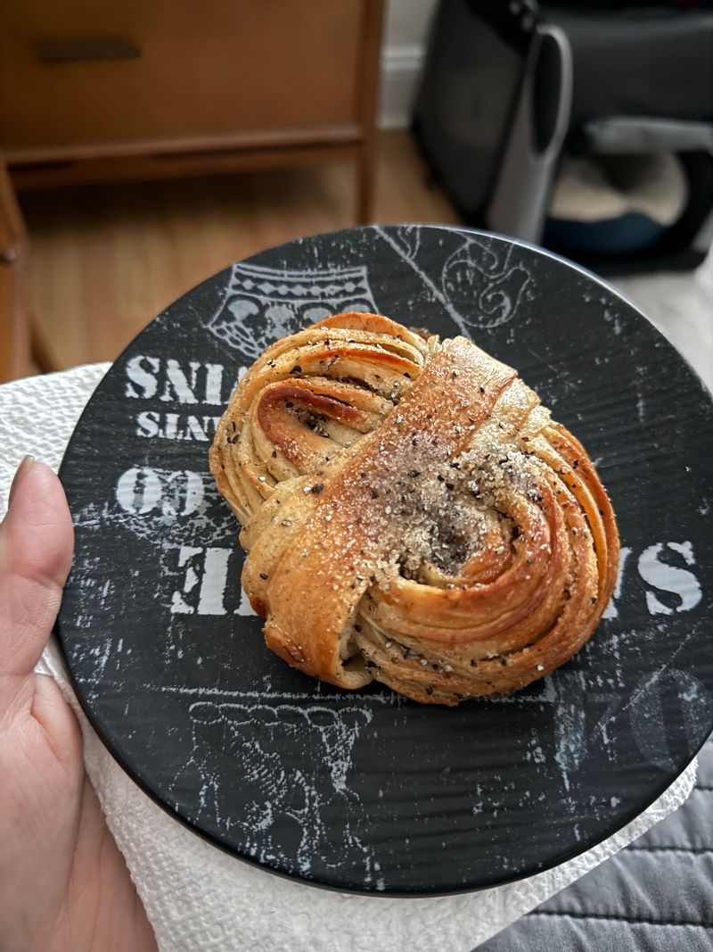 Taking The Roll To Go Without Regret