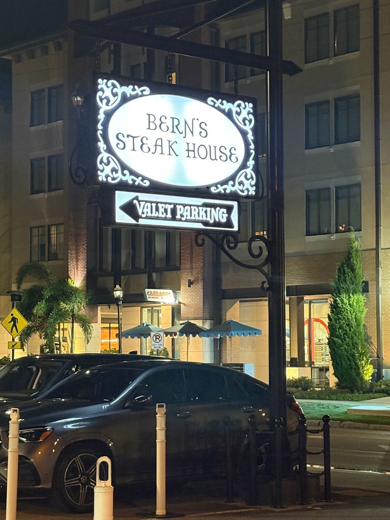 People Travel From Across Florida Just To Eat At Bern's