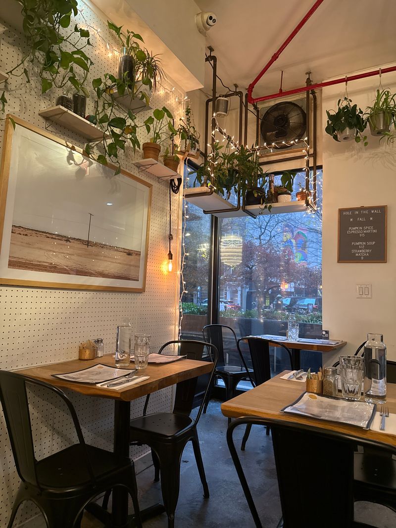 Hole In The Wall - FiDi