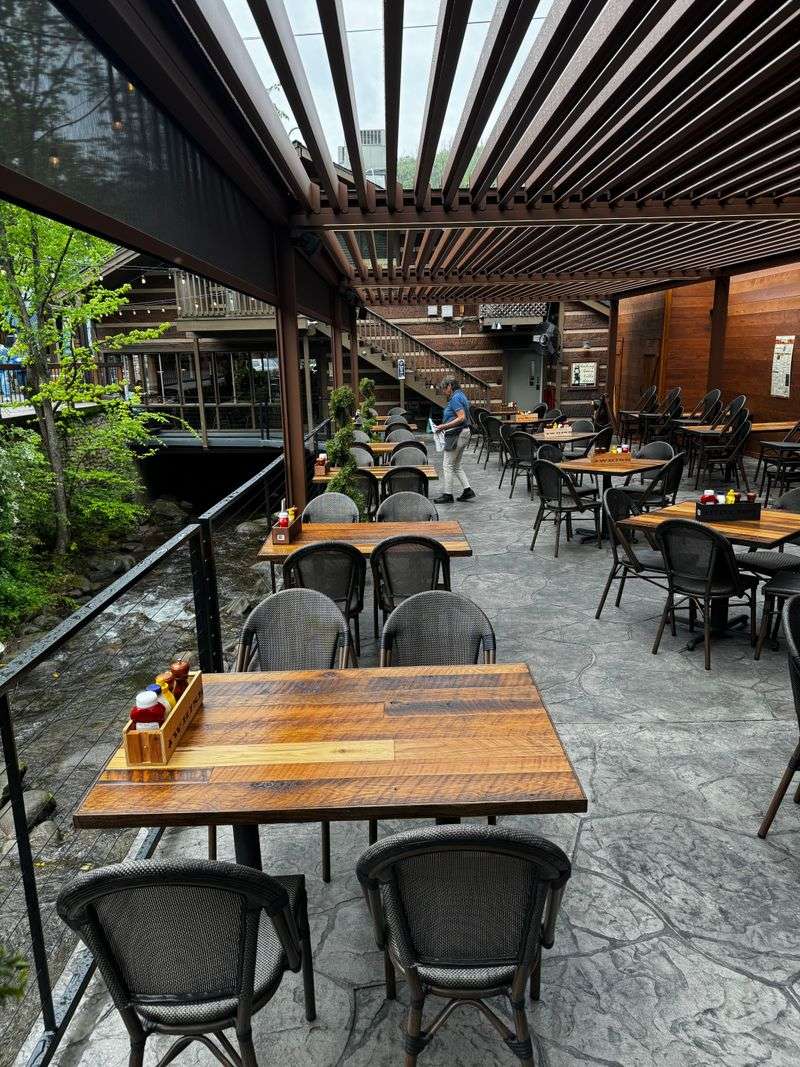 Howard's Restaurant Gatlinburg's Oldest Restaurant