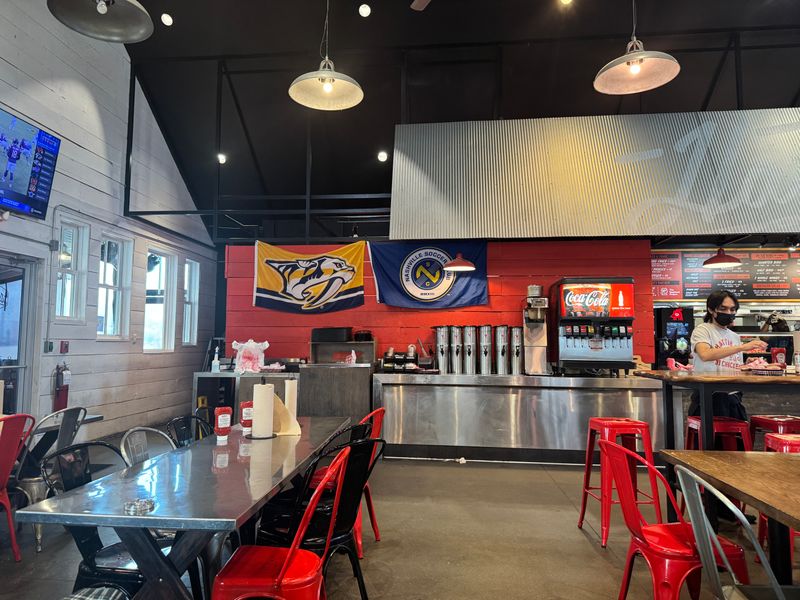 Hattie B's Hot Chicken - Nashville - Melrose