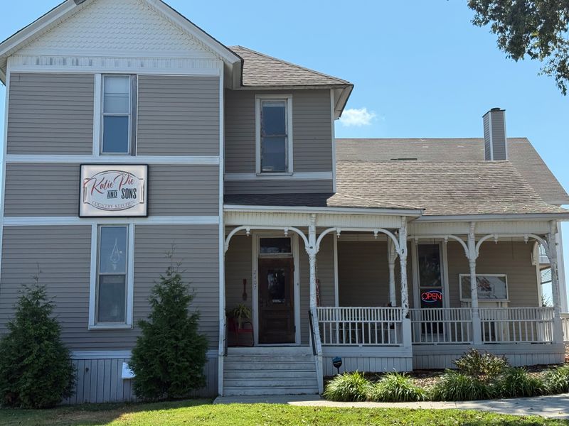 Katie Pie And Sons Country Kitchen