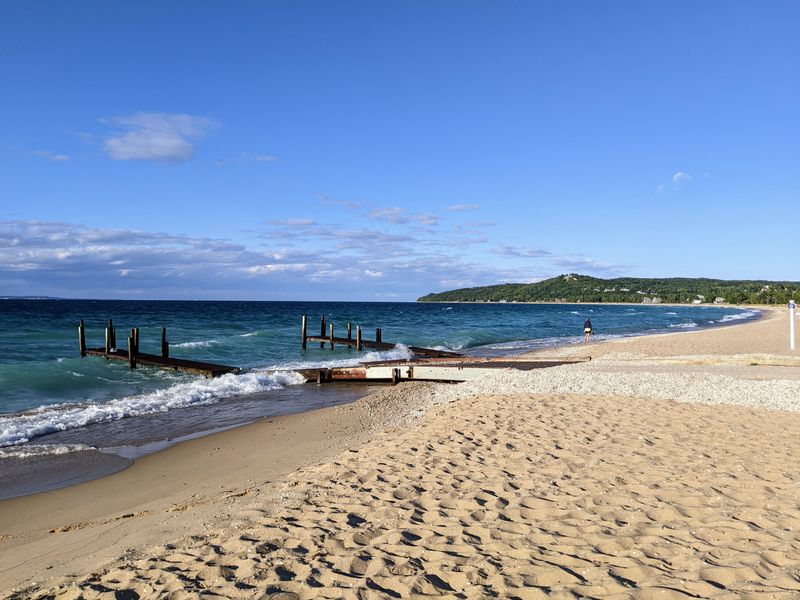 Charming Small-Town Vibes With A Scenic Lakeside Location