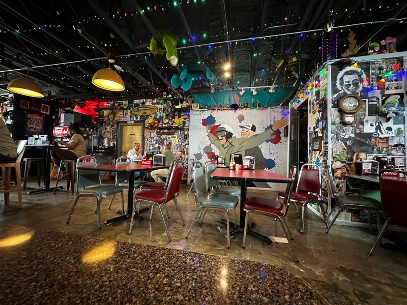 Cledis Burgers & Beer Garden