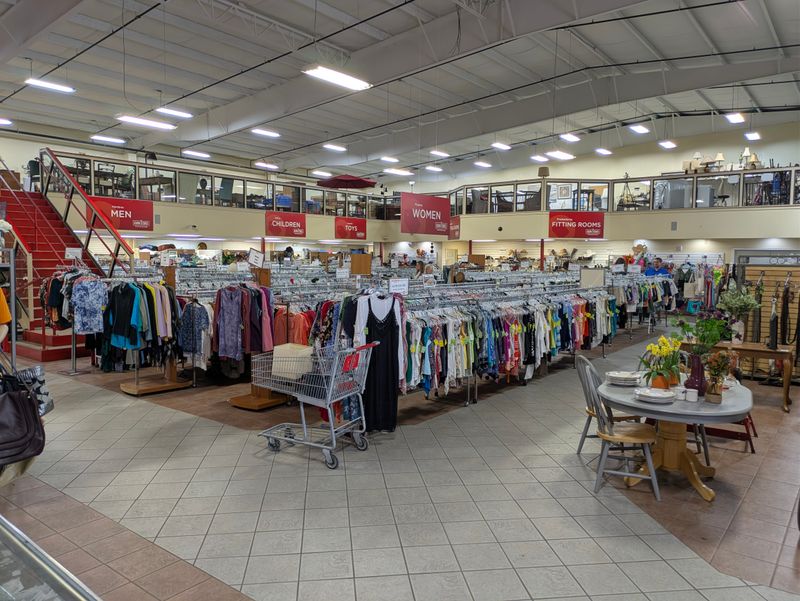 First Light At The Aisles: Opening Hour Advantage