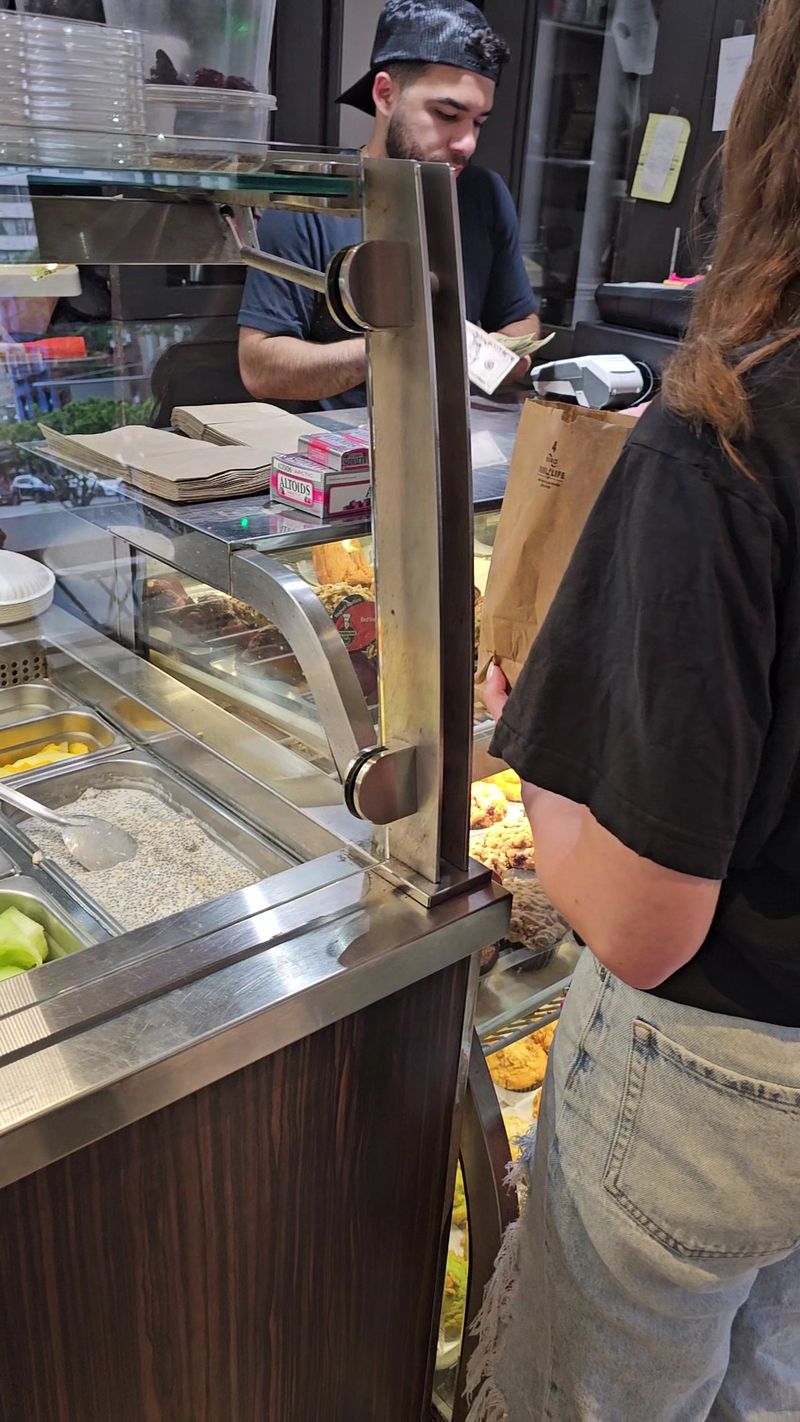 A Grocery Store With A Surprising Lunch Reputation