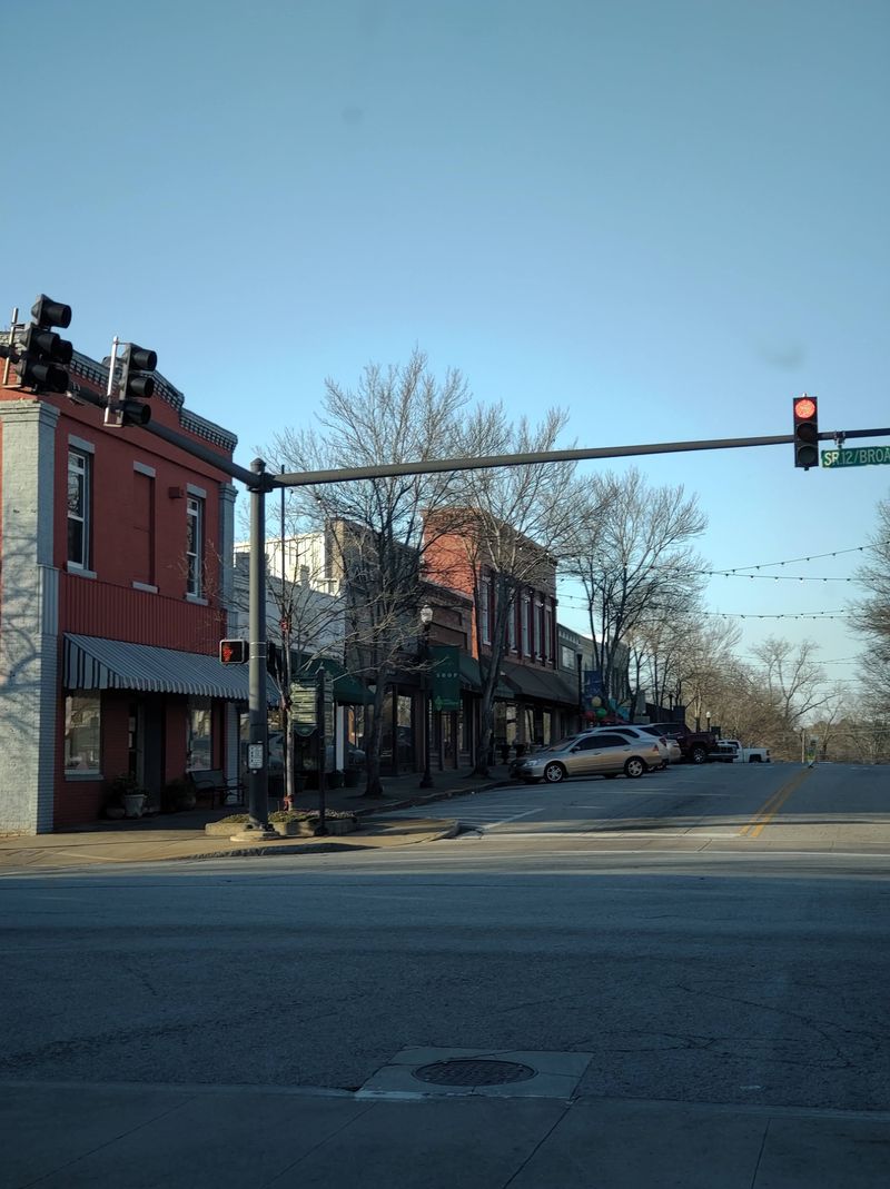 A Small Georgia Town At The Heart Of Lake Country