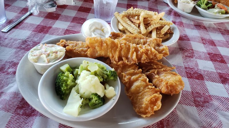 Uncle John's Has Turned Friday Fish Fry Into A Weekly Tradition