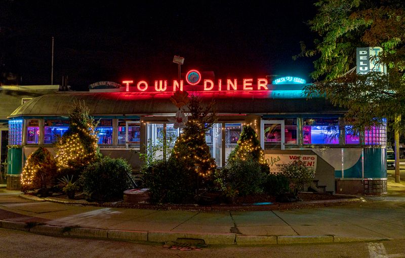 Deluxe Town Diner