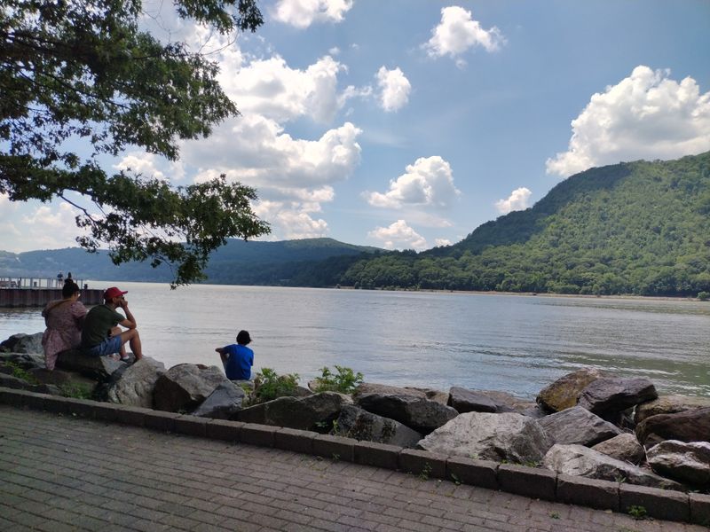 Lunch With A River To Watch
