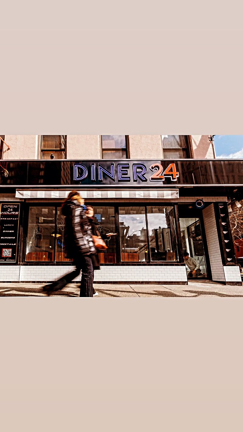 Diner 24 NYC — Timeless Diner Experience With Booths, Comfort Food And All-Day Menu