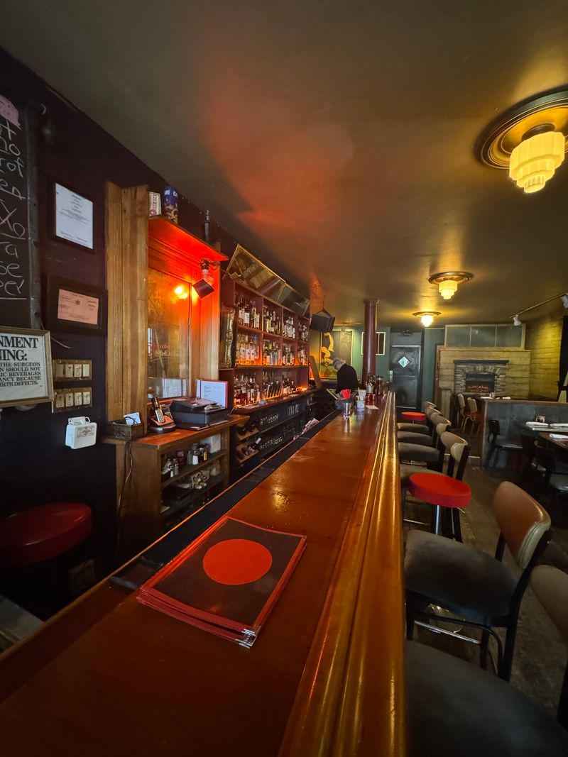 Red Dot Restaurant & Bar