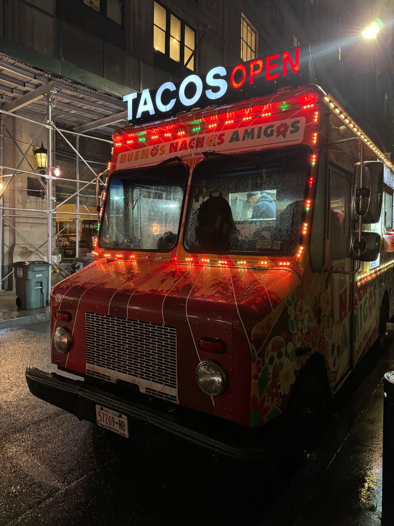 Buenos Nachos Truck