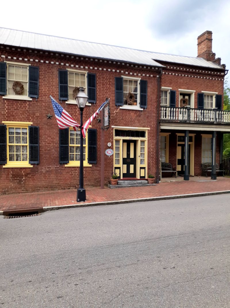 Historic Inns And Quaint B&Bs Reflect A Relaxed Way Of Life