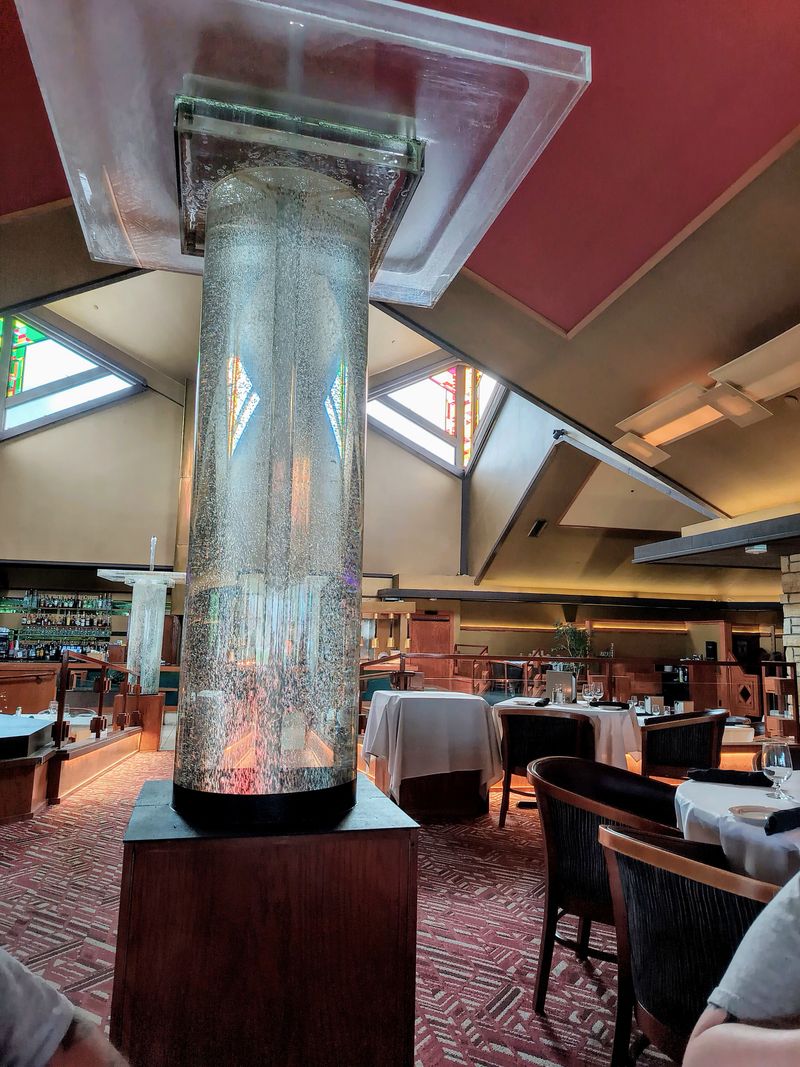 The Quiet Atmosphere That Enhances Every Bite