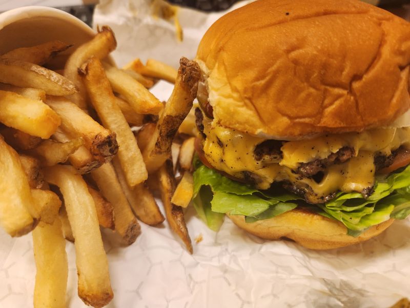 Even Locals From Other Cities Drive In Just For Crave's Burgers