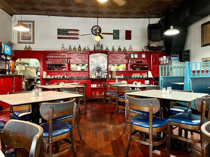 Dino’s Grill (Memphis)