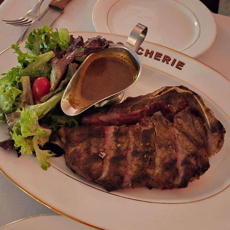The Côte De Boeuf That Commands The Table