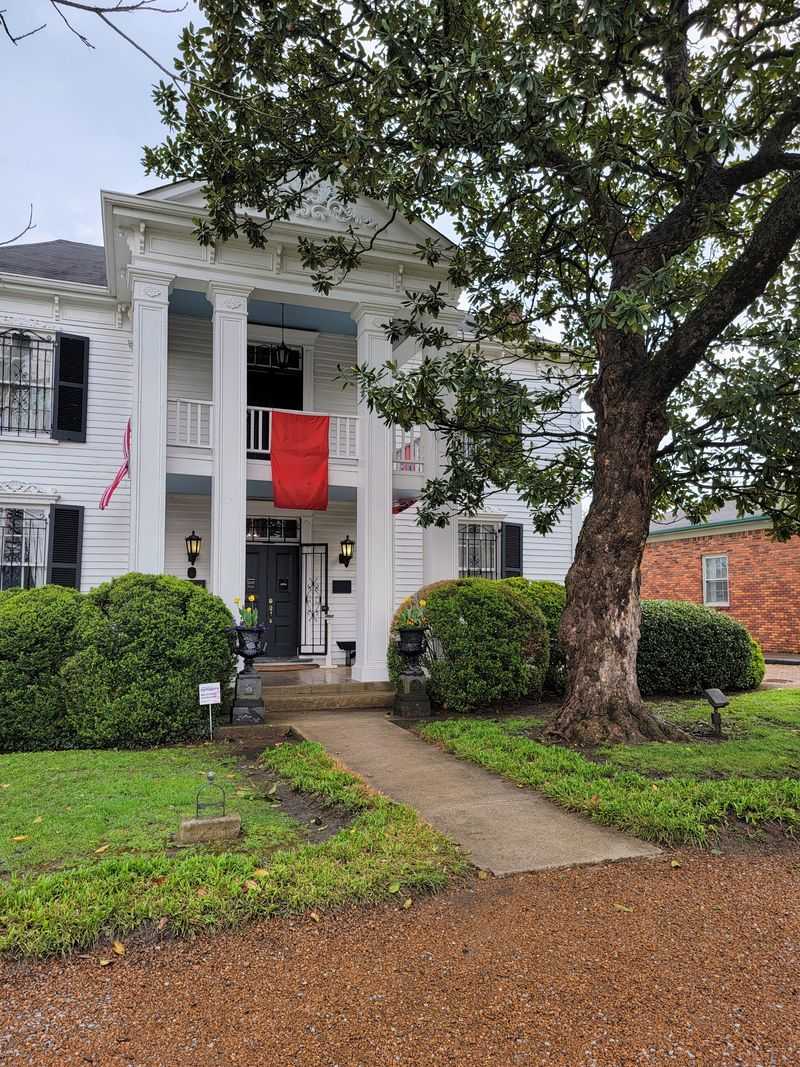 Galleries, Antiques, And A Measured Hunt