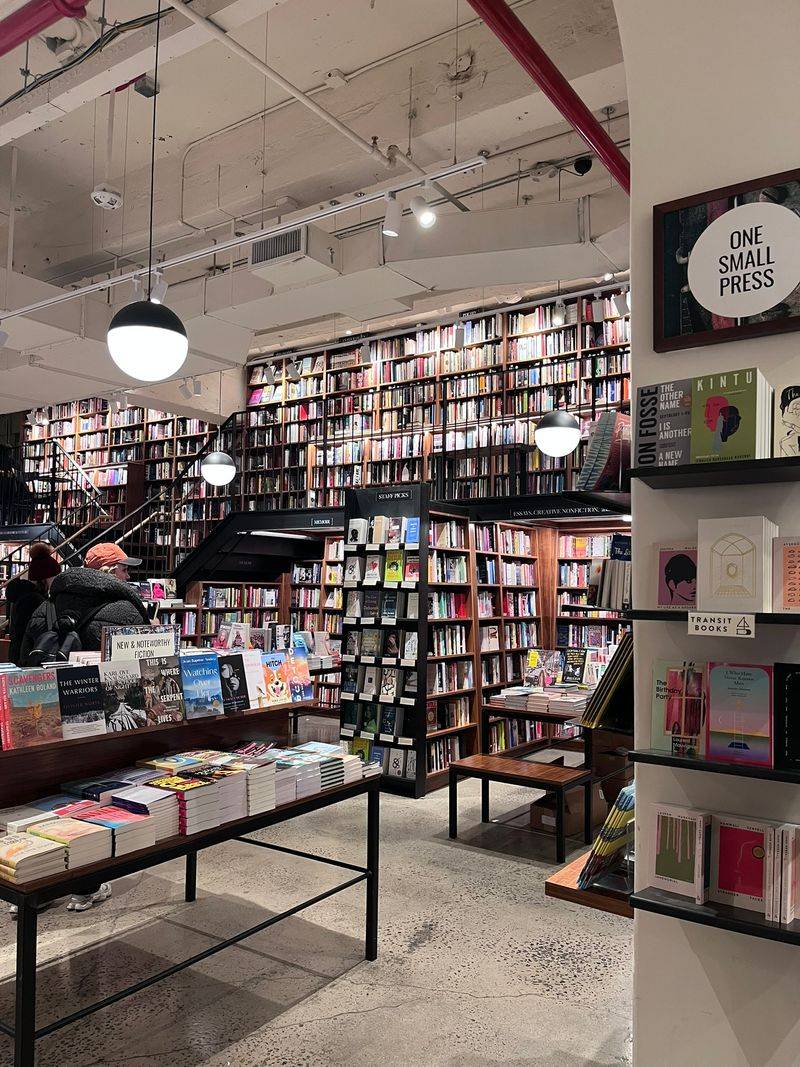 Shelves That Curate Without Preaching