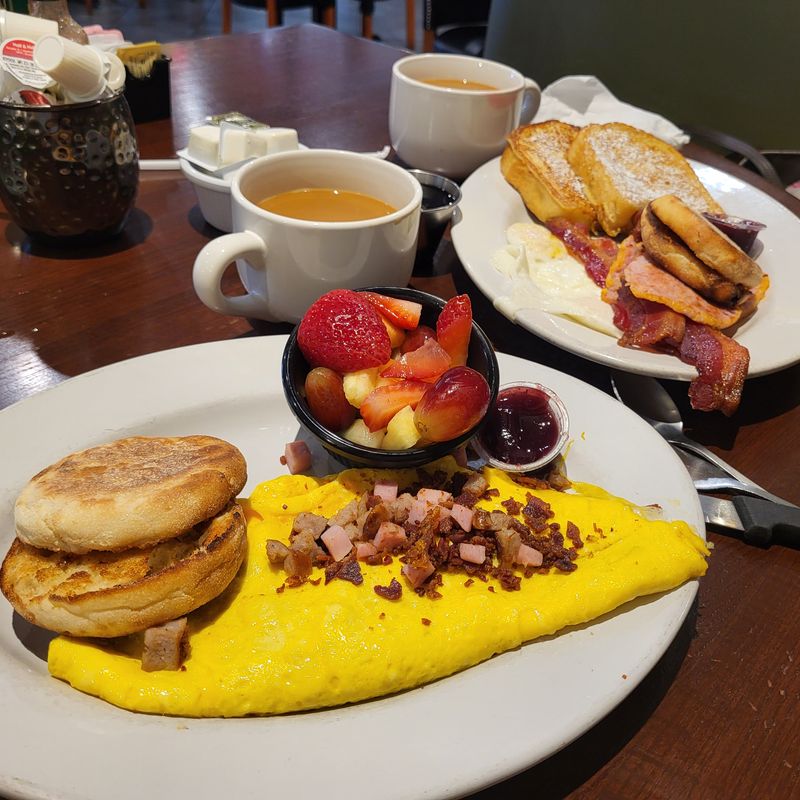 An All-Day Breakfast Menu That Keeps Things Simple