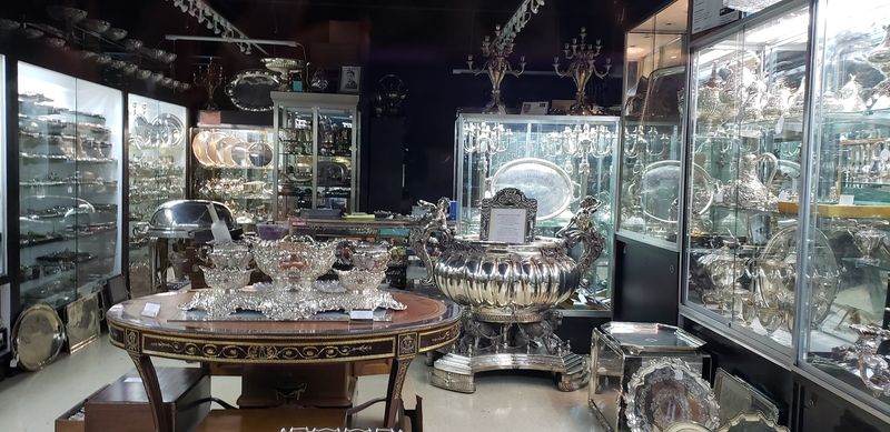 Dozens Of Independent Galleries Under One Roof