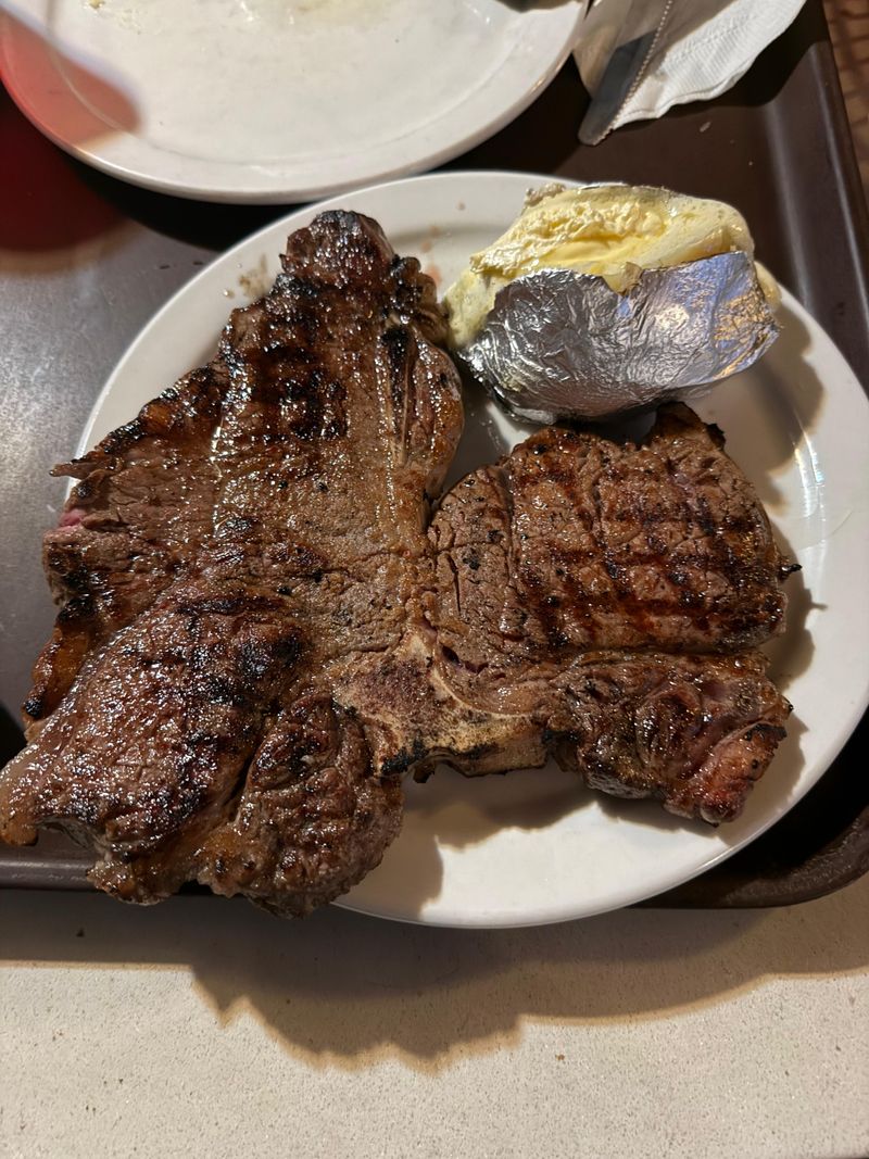 Colombine Steak House & Lounge