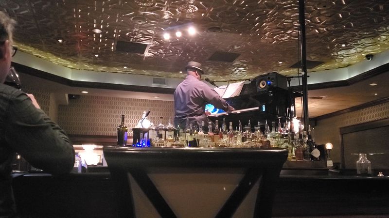 How Live Piano Music Elevates The Supper Club Mood