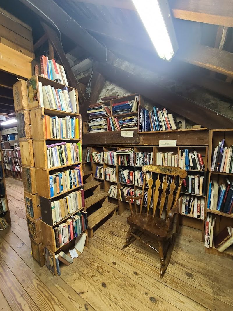 Cozy Corners And Reading Nooks Await You