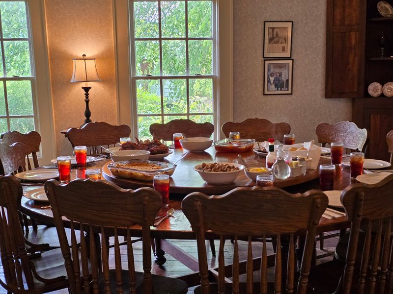 Communal Dining Done The Old-Fashioned Way