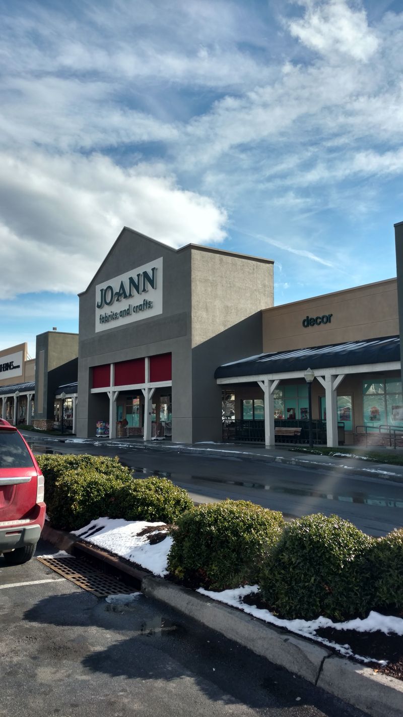 Governor's Crossing Mall