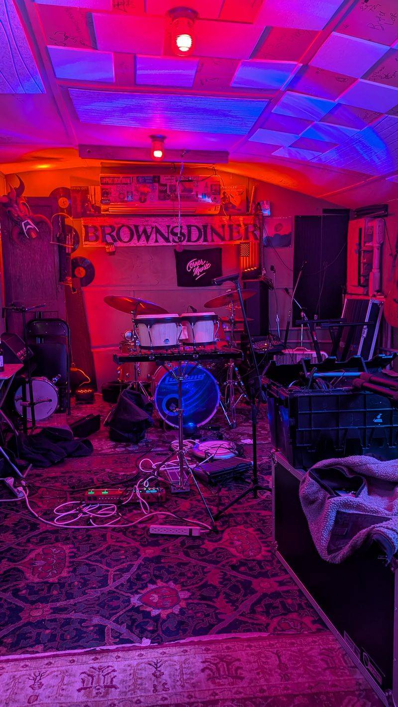 Live Music Atmosphere That Stays Neighborly