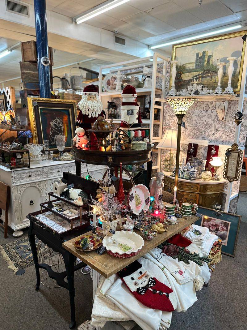 Antique Shops Help Preserve Mount Dora's Old-World Charm