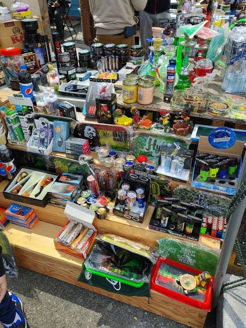 Aqueduct Flea Market (Queens, NYC)