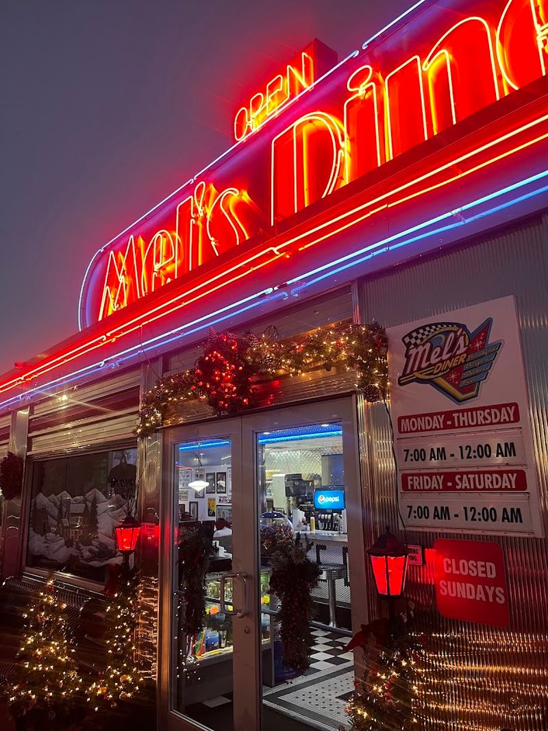 Mel's Classic Diner, Pigeon Forge
