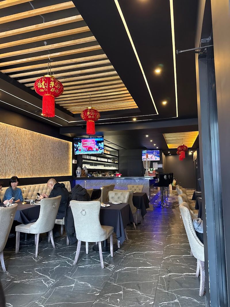 Fan Szechuan Restaurant & Bar 大宅门餐厅酒吧